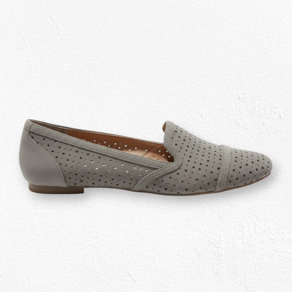 Dolce Vita Taupe Suede Almond Toe Eyelet Slip On Gogo Classic Flat Loafer Size 7